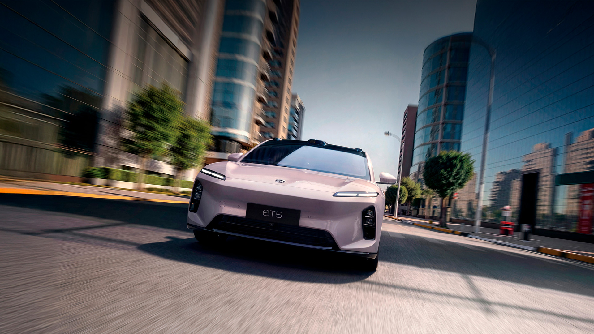 Электромобиль NIO ET5